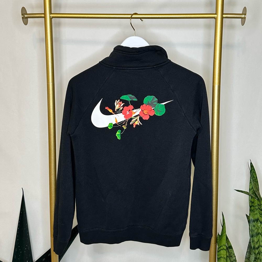 Nike Floral Quarter-Zip 🌺